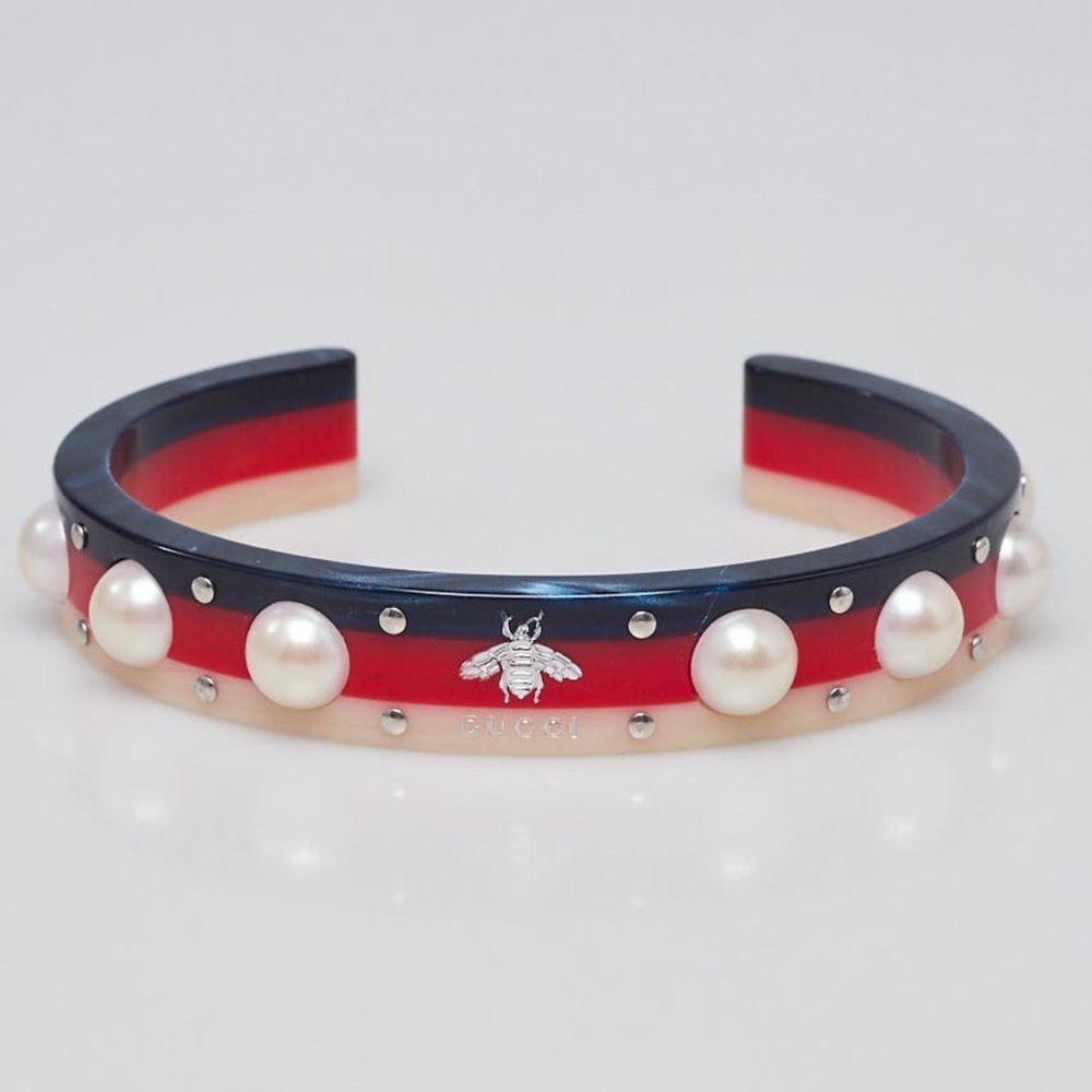 NEW AUTH GUCCI RARE Bee and pearl resin cuff bracelet SMALL